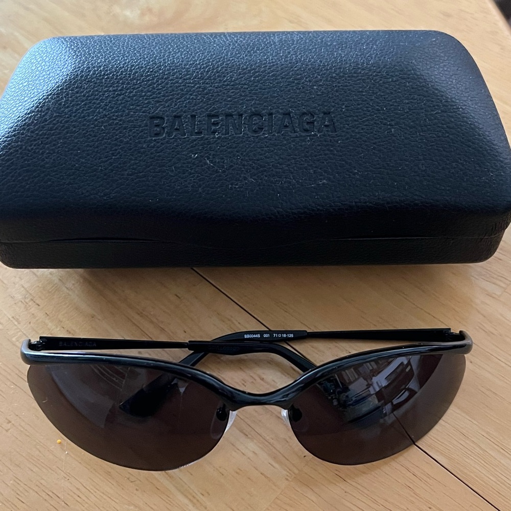black balenciaga cat eye sunglasses